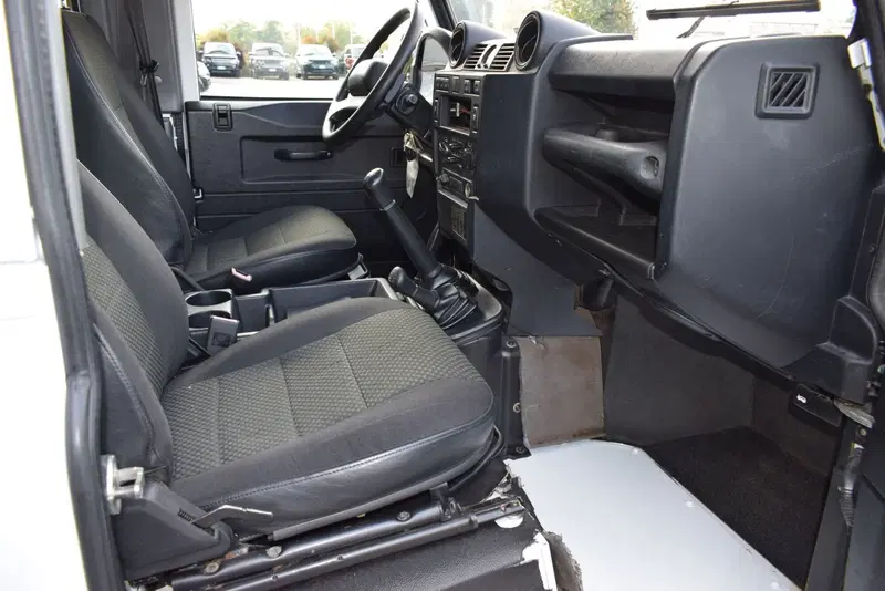Land Rover Defender usata a Cuneo (10)