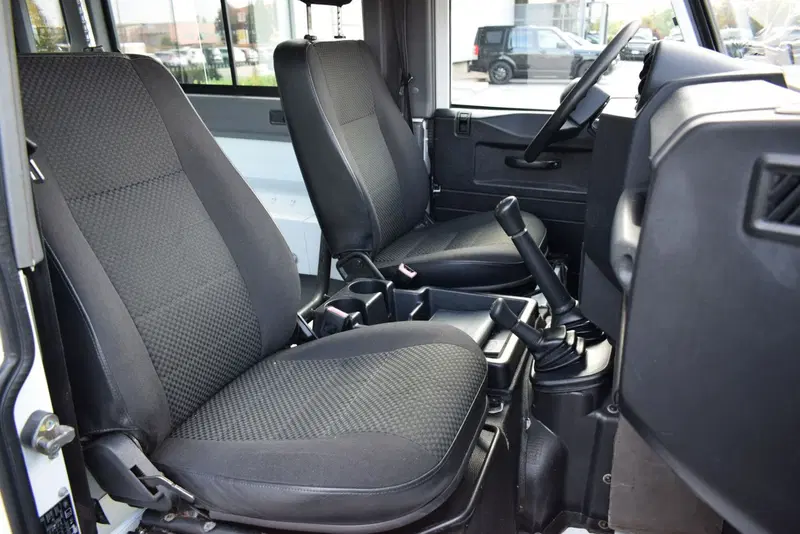 Land Rover Defender usata a Cuneo (16)