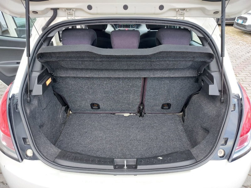 Lancia Ypsilon usata a Pavia (5)