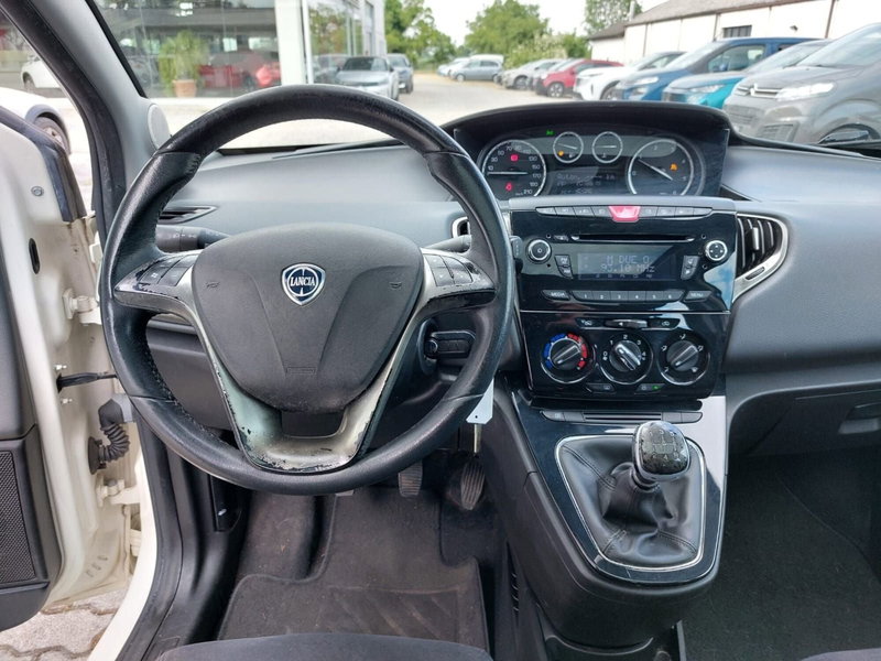 Lancia Ypsilon usata a Pavia (6)