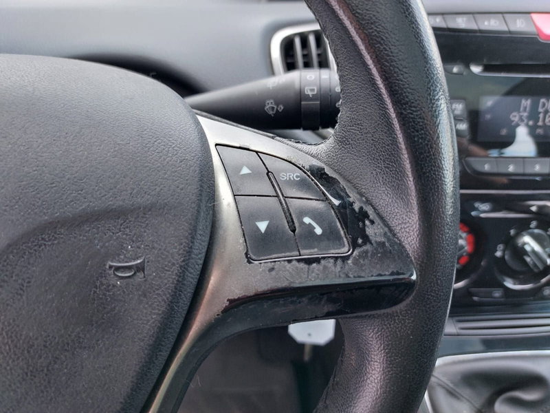 Lancia Ypsilon usata a Pavia (8)