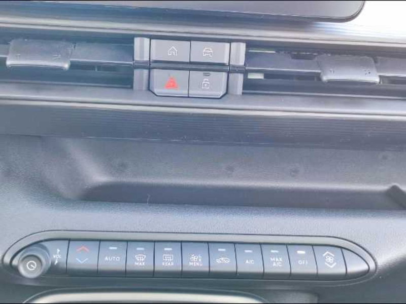 Jeep Avenger usata a Roma (15)