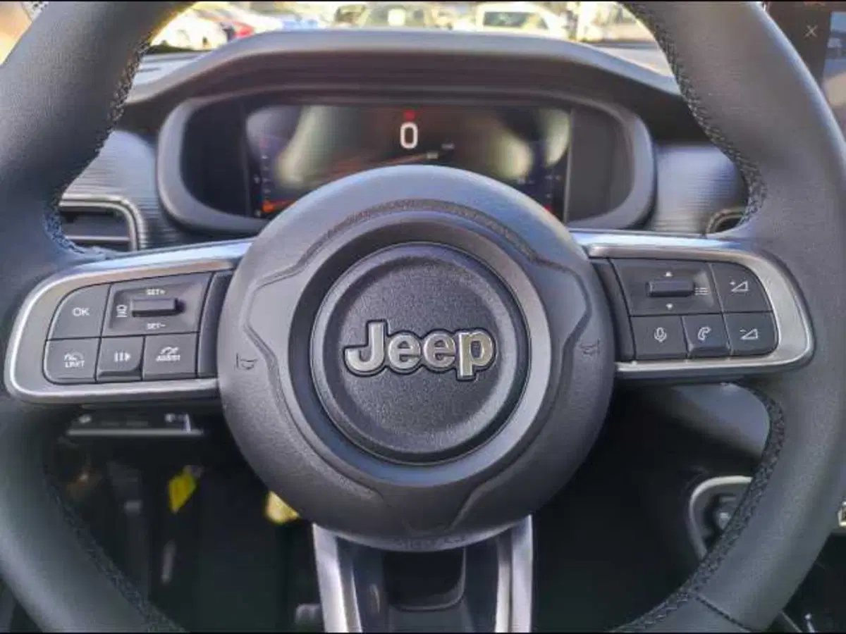 Jeep Avenger usata a Roma (17)