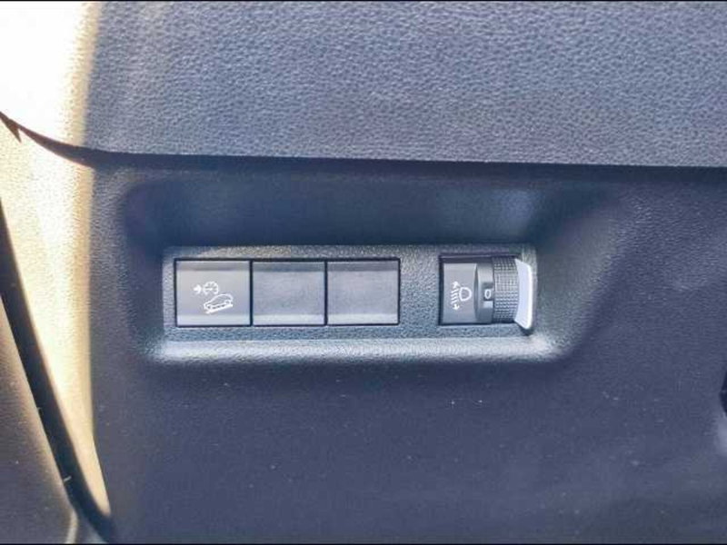Jeep Avenger usata a Roma (18)
