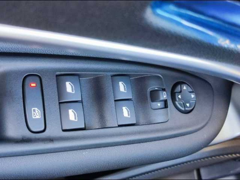 Jeep Avenger usata a Roma (19)