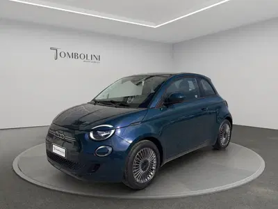 Fiat 500 Cabrio e Cabrio 42 kWh Icon del 2023 usata a Civitanova Marche