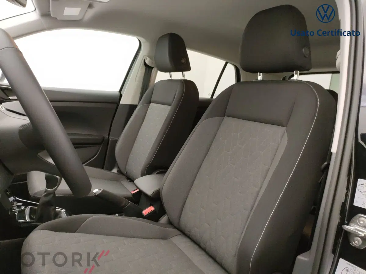 Volkswagen T-Cross nuova a Varese (11)