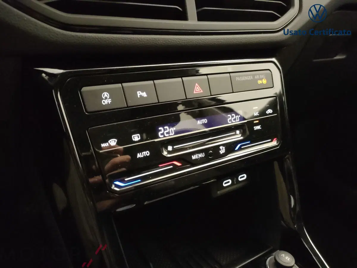 Volkswagen T-Cross nuova a Varese (16)