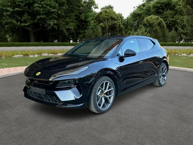Lotus Eletre nuova a Novara