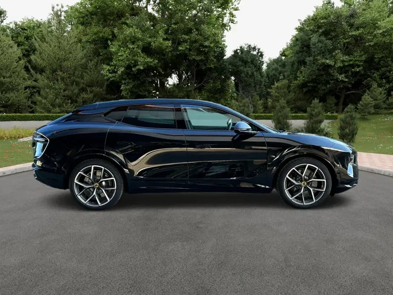 Lotus Eletre nuova a Novara (3)