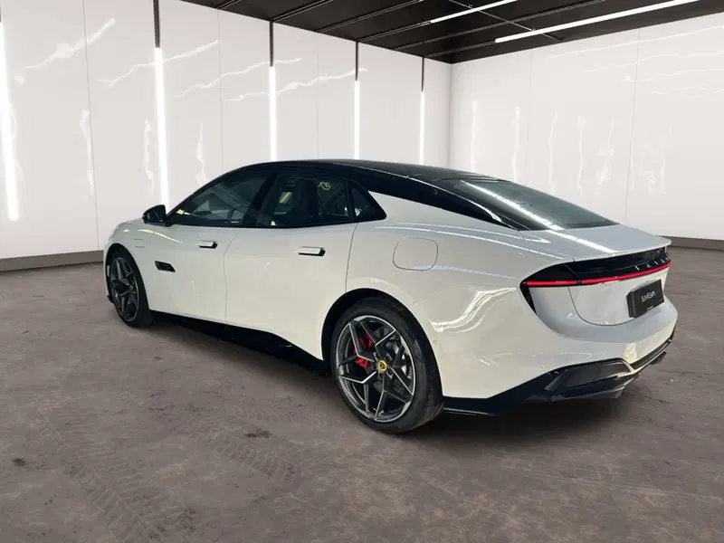 Lotus Emeya nuova a Novara (4)