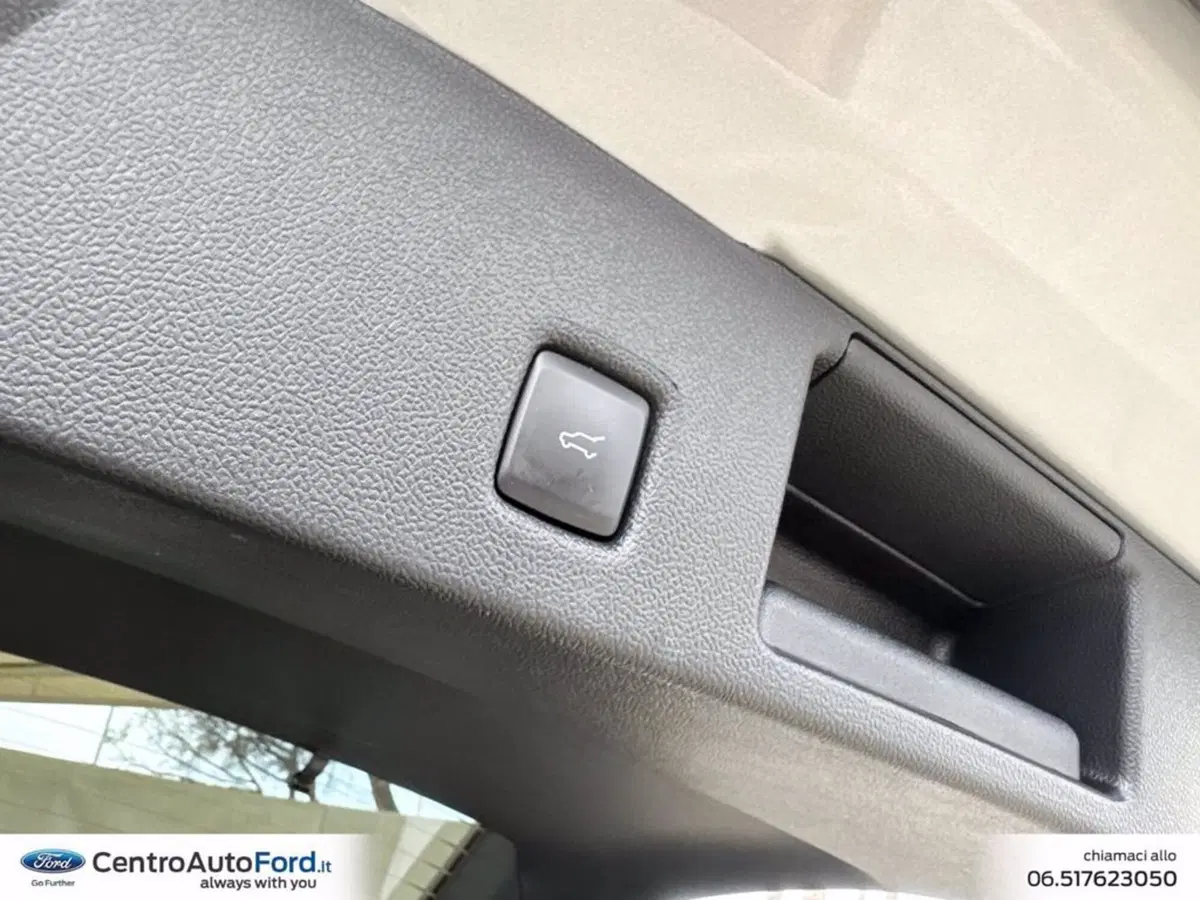 Ford Kuga usata a Roma (12)