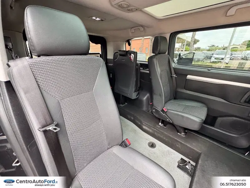 Peugeot Traveller usata a Roma (10)