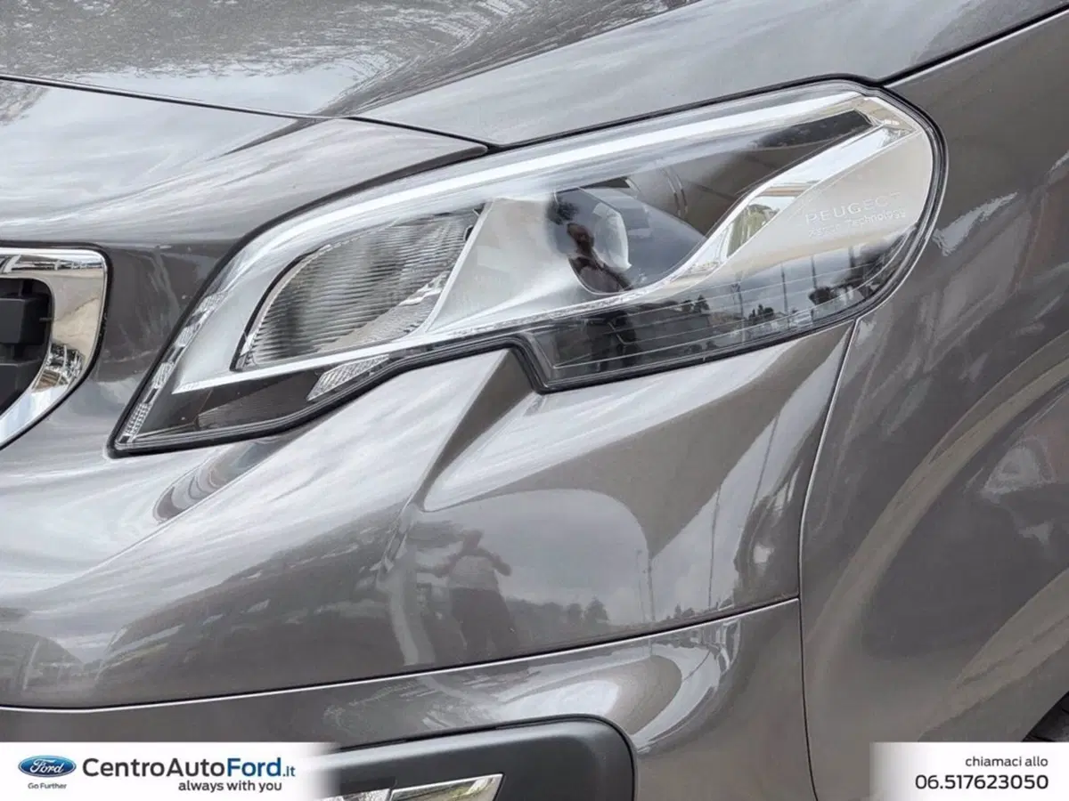 Peugeot Traveller usata a Roma (13)