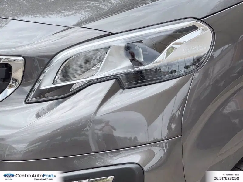 Peugeot Traveller usata a Roma (13)