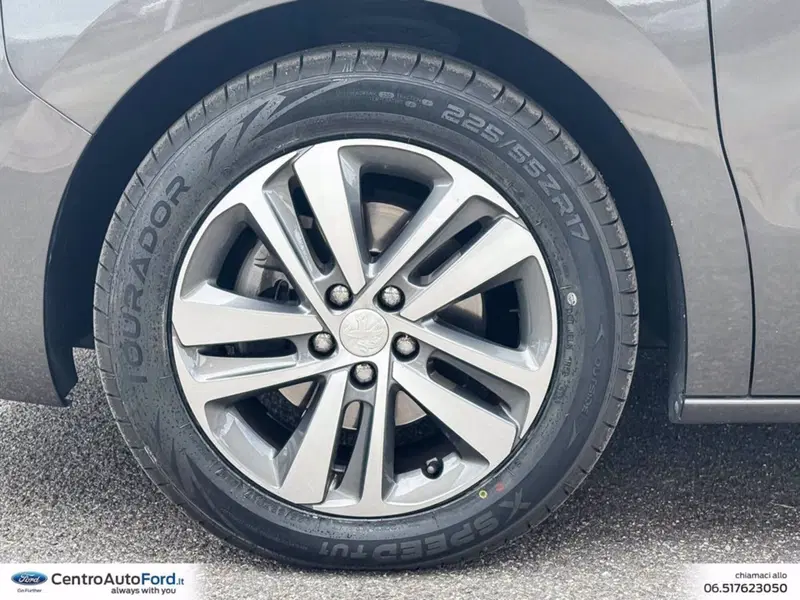 Peugeot Traveller usata a Roma (15)