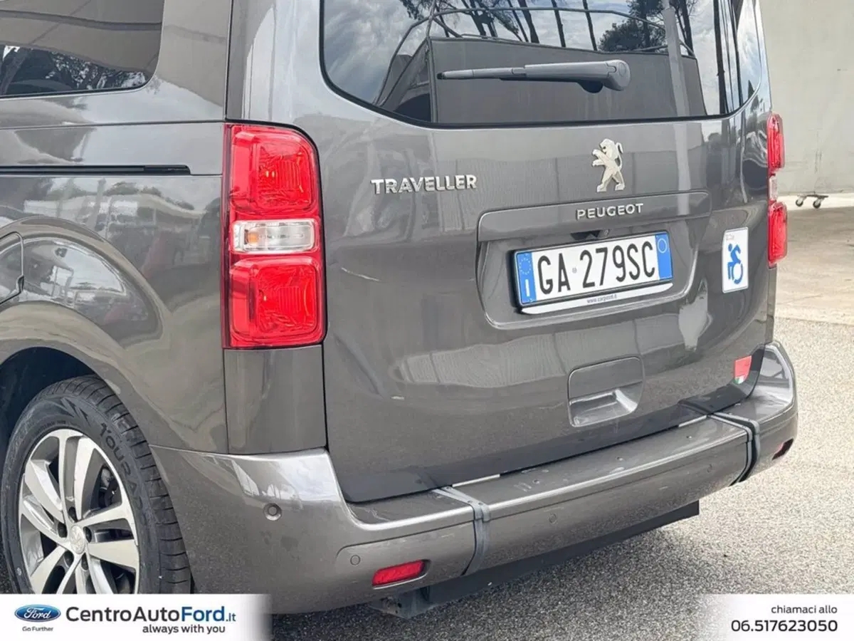 Peugeot Traveller usata a Roma (17)