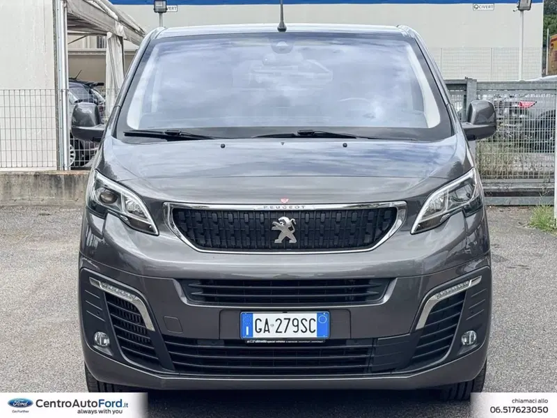 Peugeot Traveller usata a Roma (2)