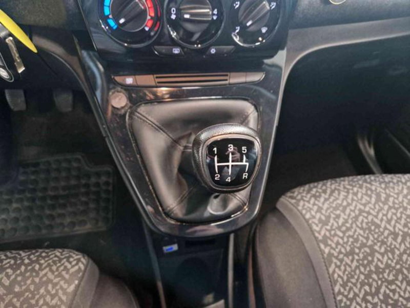 Lancia Ypsilon usata a Bologna (11)