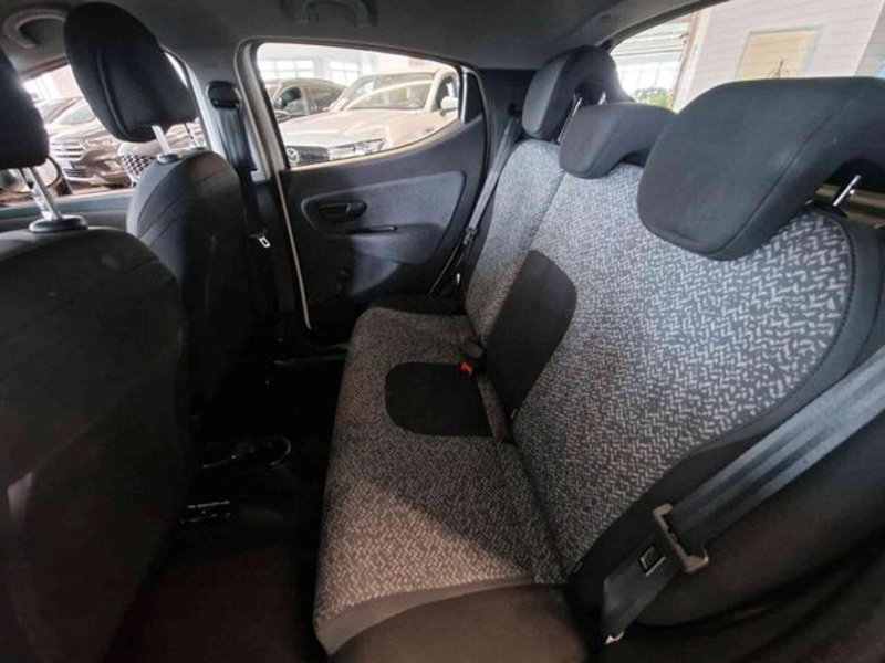 Lancia Ypsilon usata a Bologna (14)