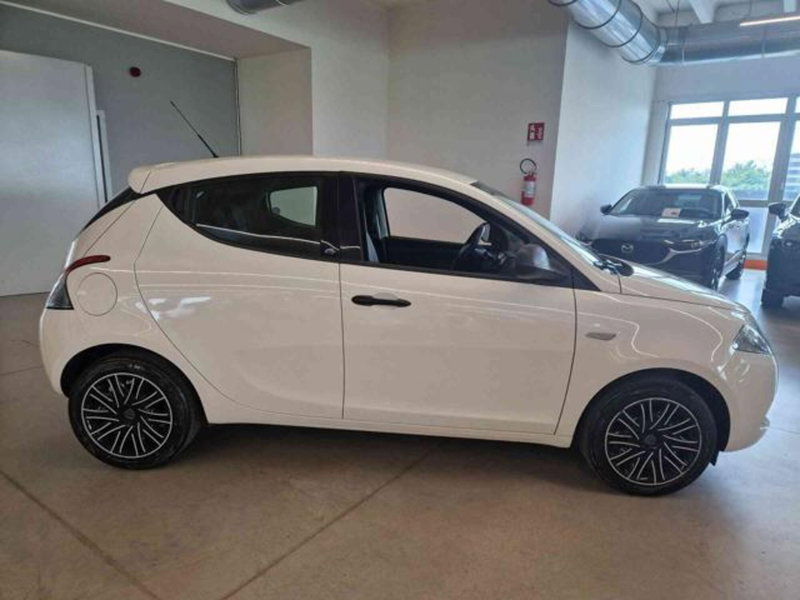 Lancia Ypsilon usata a Bologna (4)