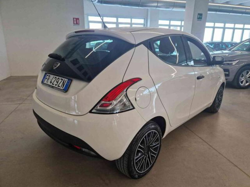 Lancia Ypsilon usata a Bologna (5)