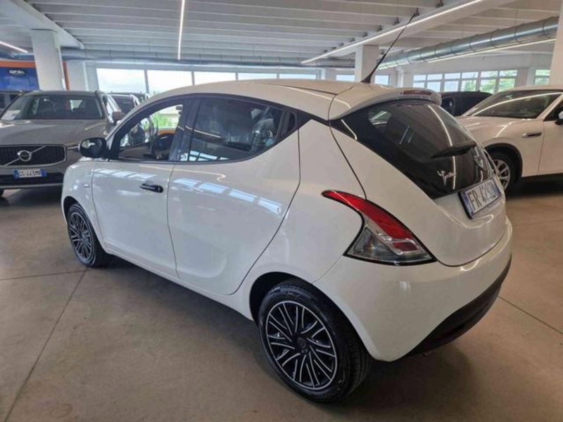 Lancia Ypsilon usata a Bologna (6)