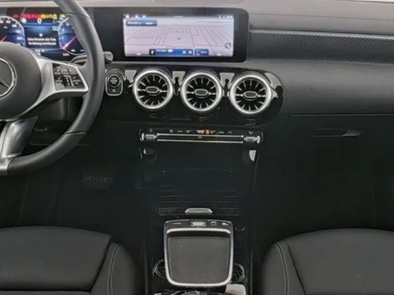 Mercedes-Benz CLA Shooting Brake usata a Milano (8)