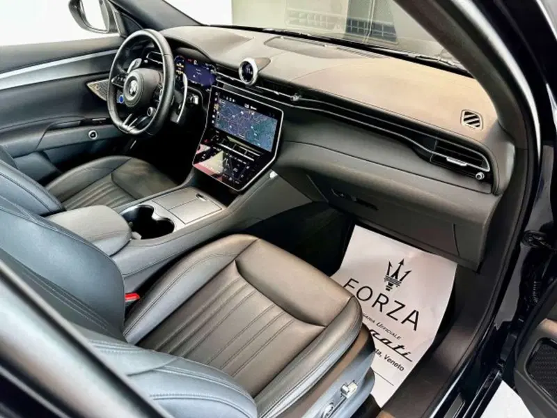 Maserati Grecale usata a Torino (12)