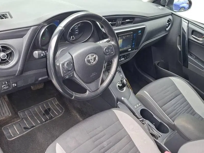 Toyota Auris Station Wagon usata a Torino (13)