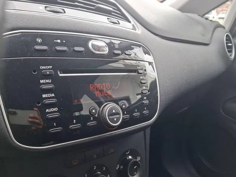 Fiat Punto usata a Torino (9)