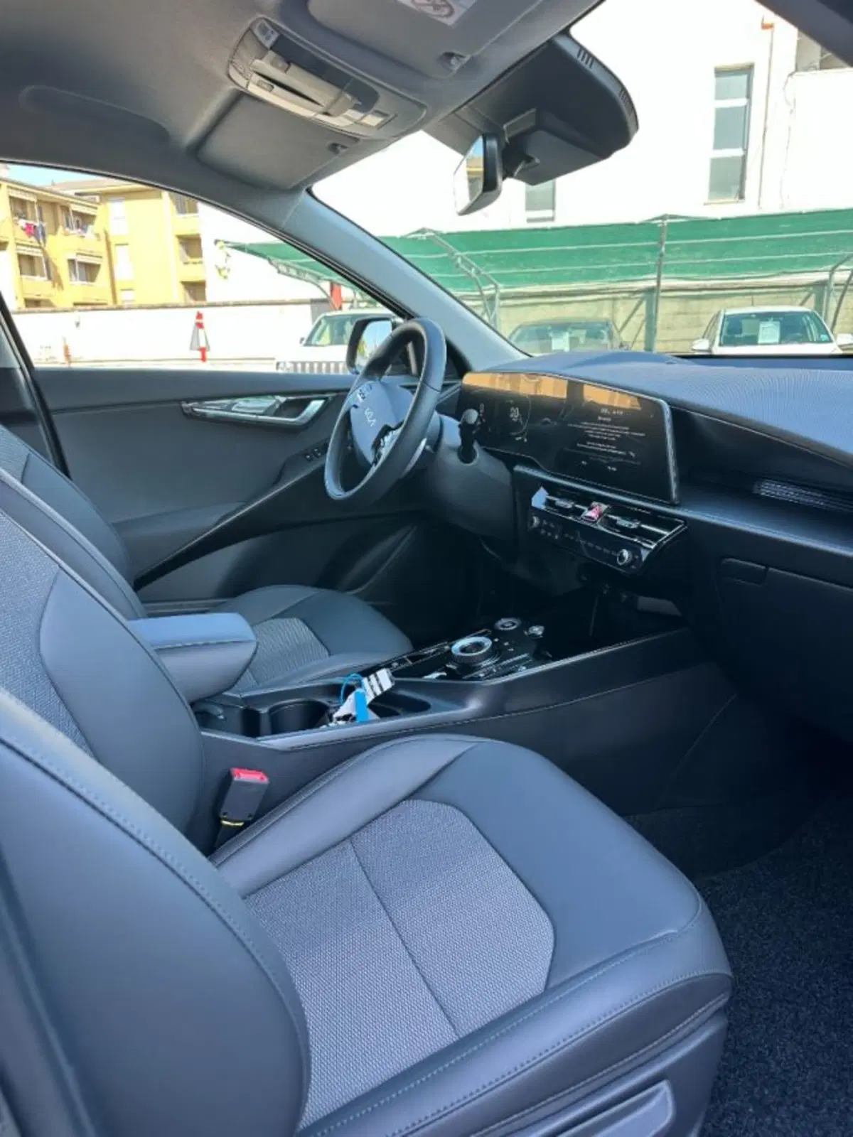 Kia Niro nuova a Novara (6)