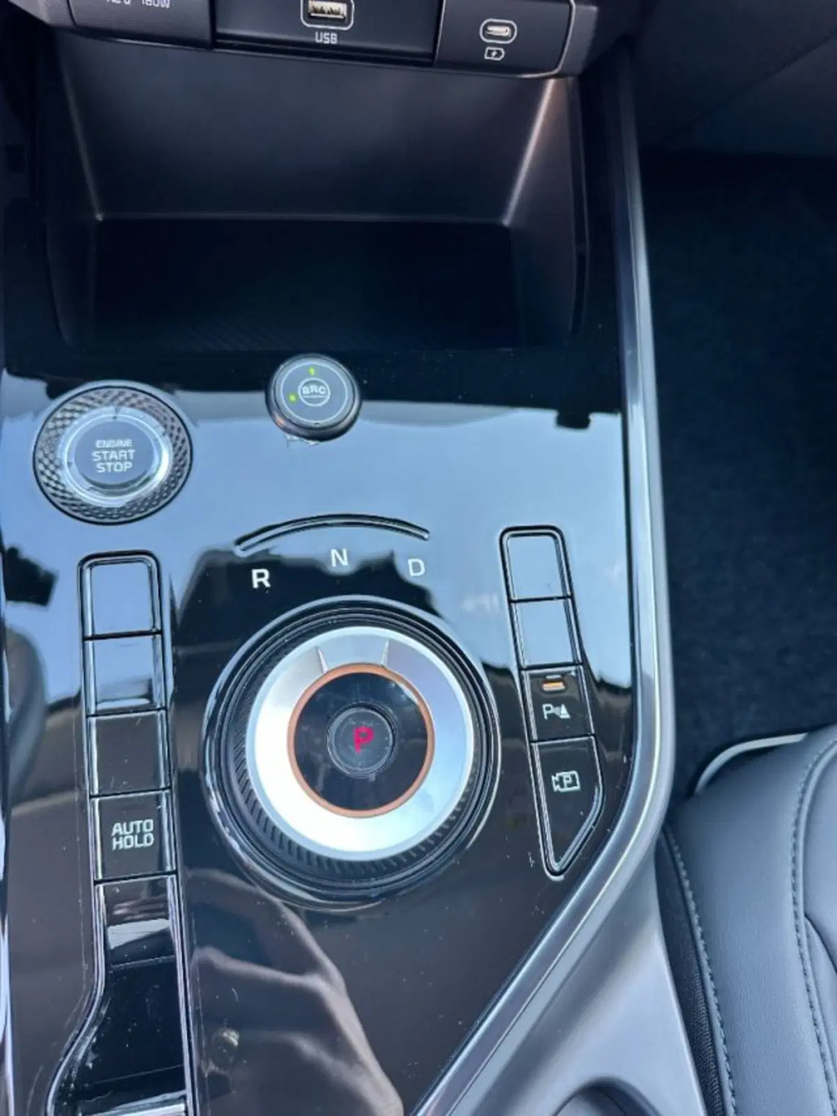 Kia Niro nuova a Novara (7)
