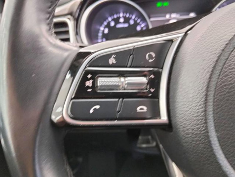 Kia XCeed usata a Como (11)