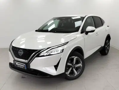 Nissan Qashqai 1.3 mhev N-Connecta 2wd 140cv del 2023 usata a Lurate Caccivio