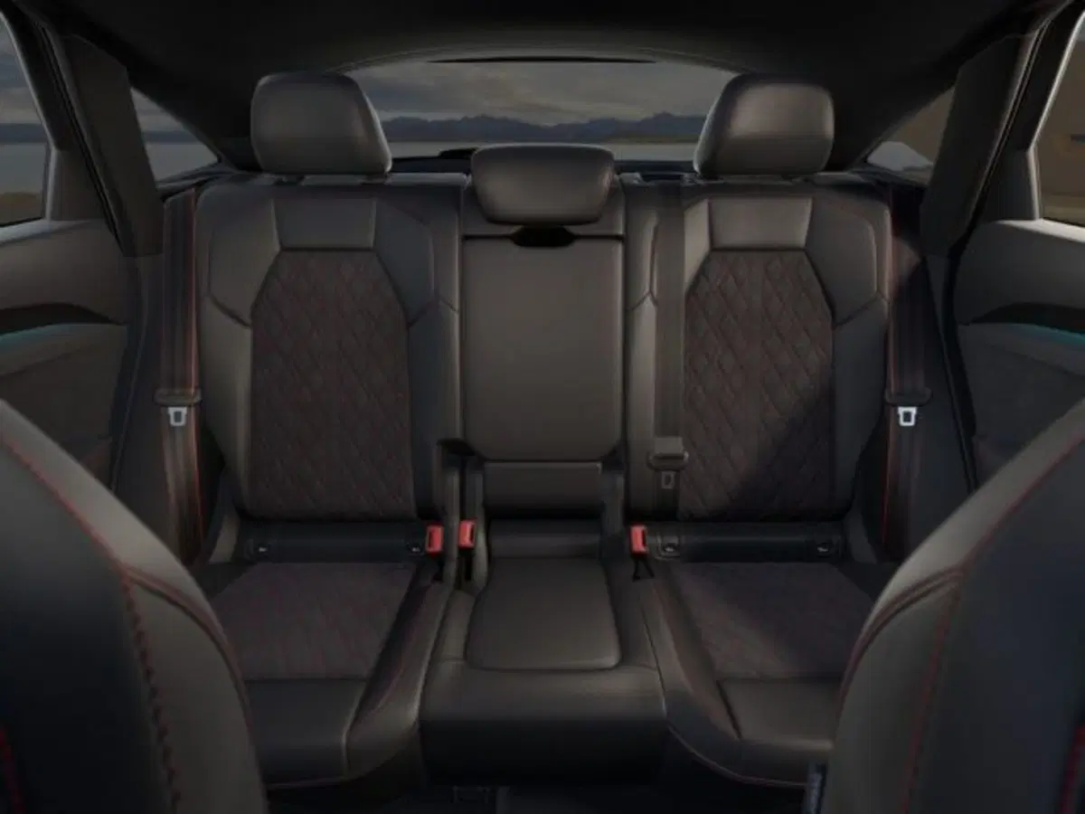 Audi SQ5 Sportback nuova a Treviso (9)