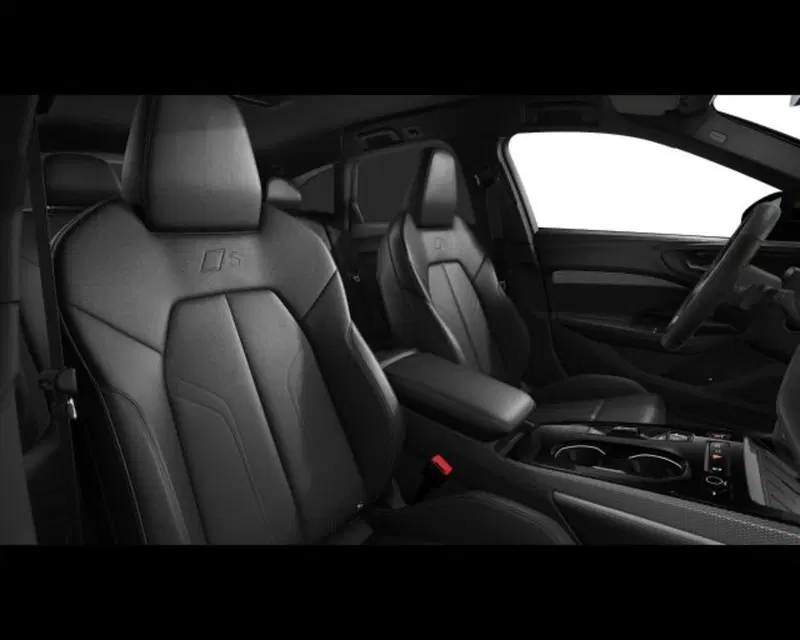 Audi A4 Avant nuova a Treviso (8)