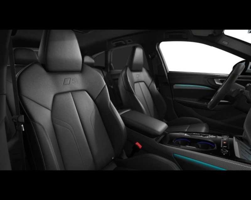Audi A4 Avant nuova a Treviso (8)