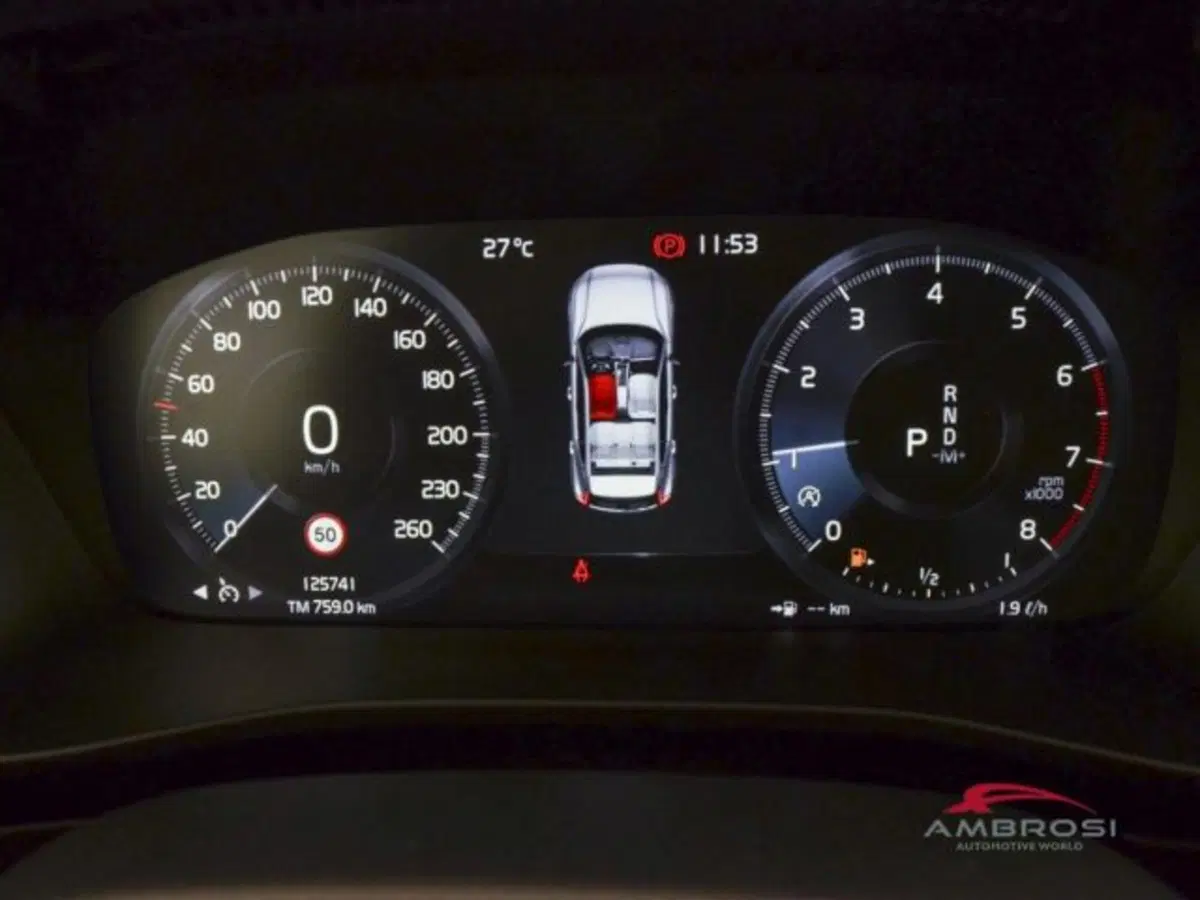 Volvo XC40 usata a Perugia (13)