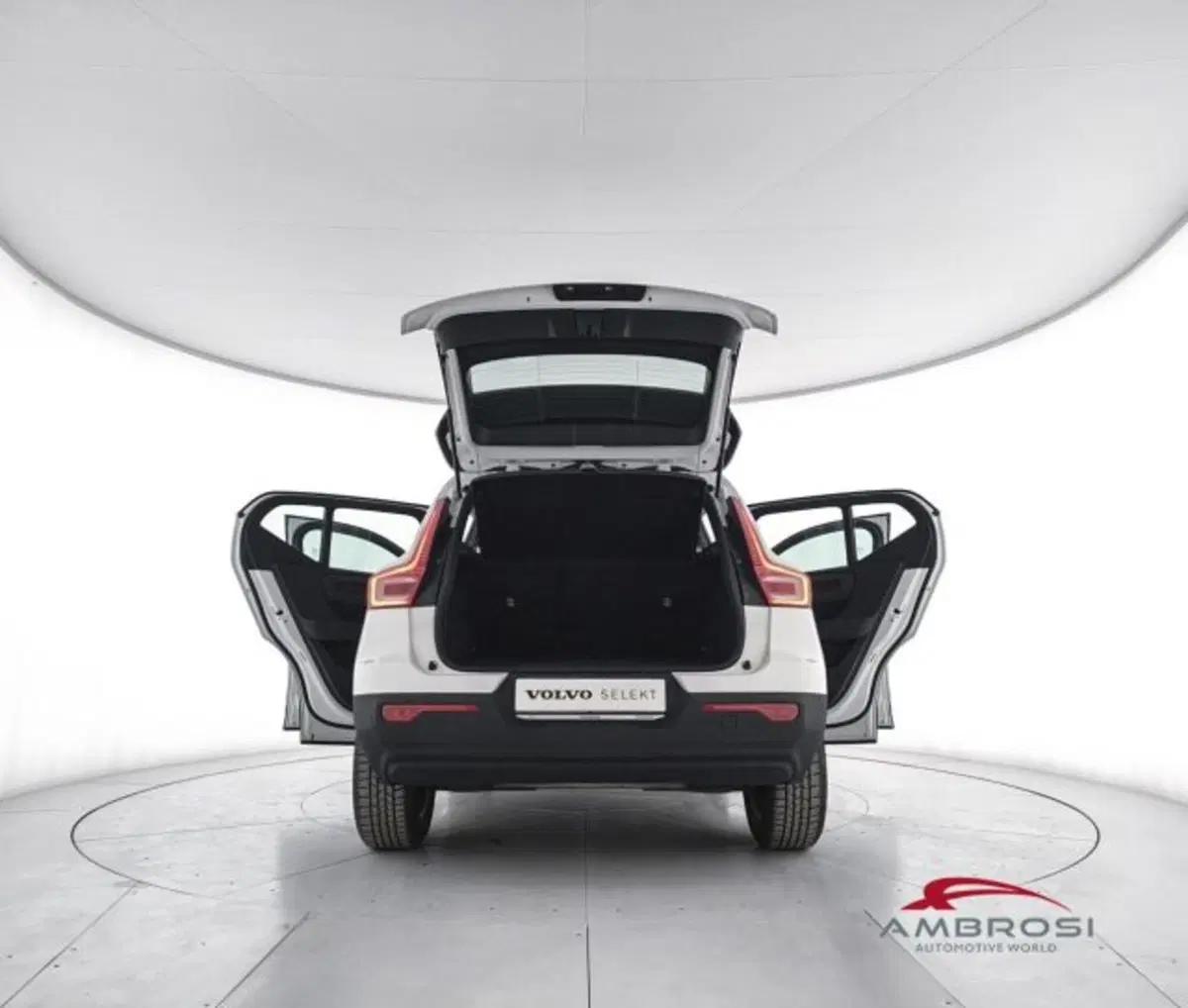 Volvo XC40 usata a Perugia (7)