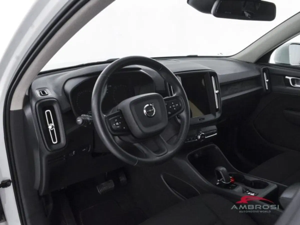 Volvo XC40 usata a Perugia (8)
