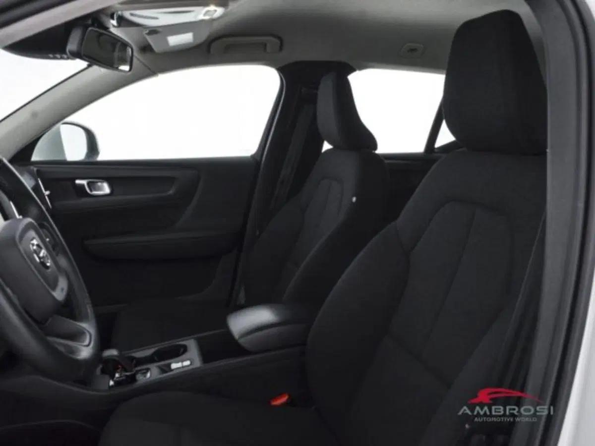 Volvo XC40 usata a Perugia (9)
