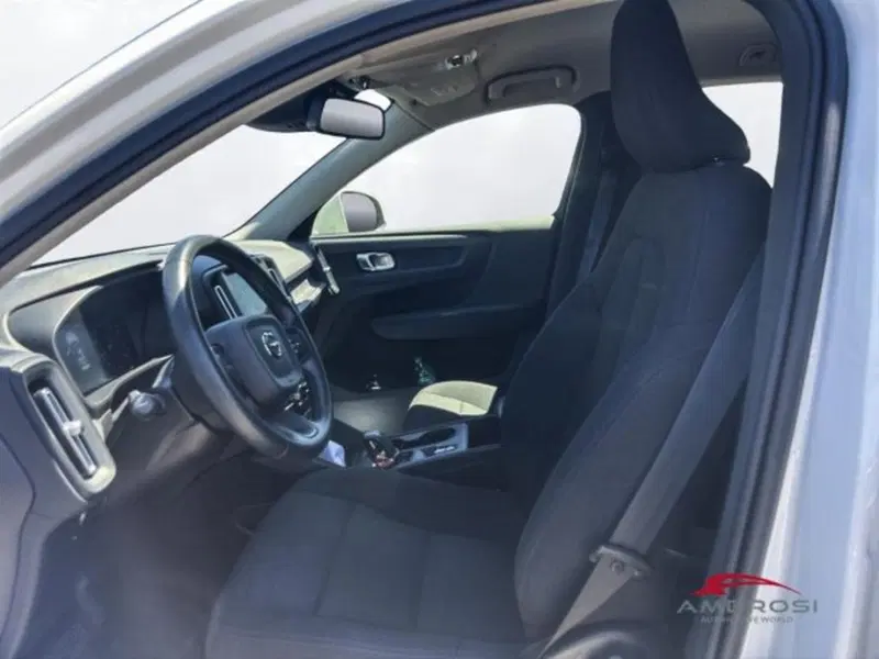 Volvo XC40 usata a Perugia (9)