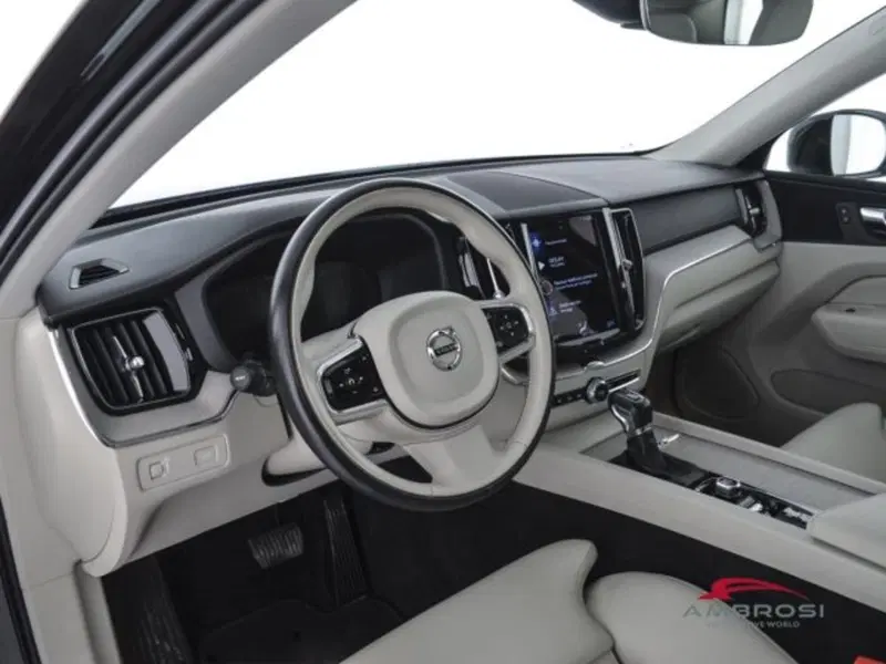 Volvo XC60 usata a Perugia (8)