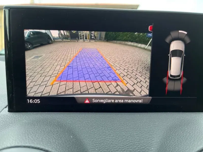 Audi Q2 usata a Lecco (10)