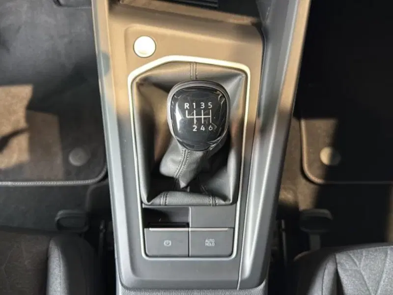 Volkswagen Golf nuova a Vicenza (16)