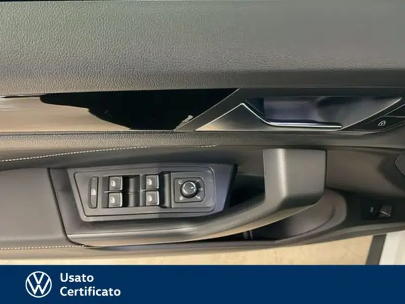 Volkswagen T-Roc nuova a Vicenza (16)