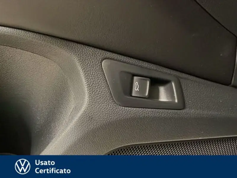 Volkswagen T-Roc nuova a Vicenza (17)