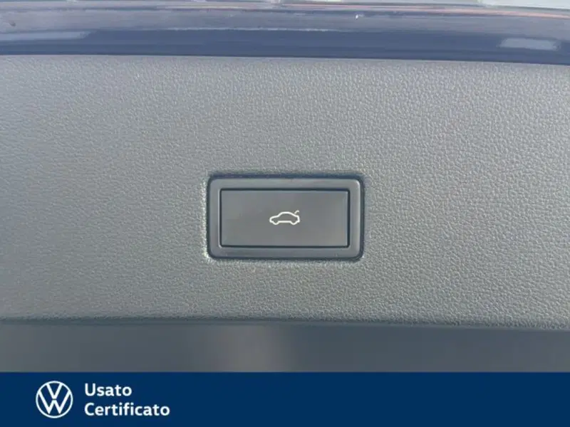 Volkswagen T-Roc usata a Vicenza (12)
