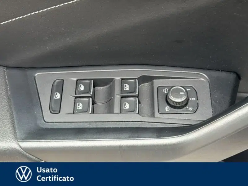 Volkswagen T-Roc usata a Vicenza (13)